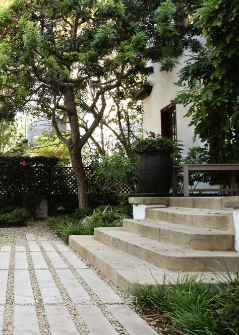 Hardscaping 101: Poured-In-Place Concrete - Gardenista Concrete Front Steps, Poured Concrete Patio, Patio Stairs, Landscape Stairs, Landscape Steps, Concrete Patios, Patio Steps, Garden Stairs, Concrete Stairs