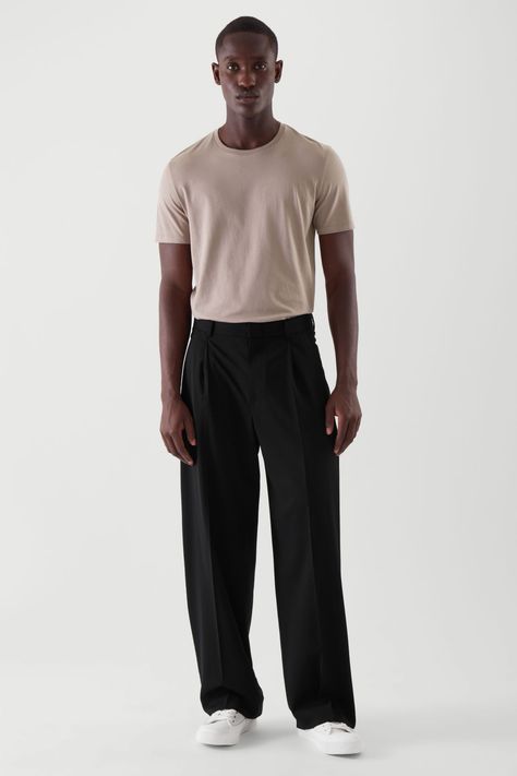 Mens Pleated Trousers, Mens Wide Leg Trousers, Pleated Pants Outfit, Trouser Pants Outfits, Tailored Pants Outfit, Black Trousers Outfit, Trousers Outfit Men, Mens Wide Leg Pants, Wide Leg Trousers Outfit