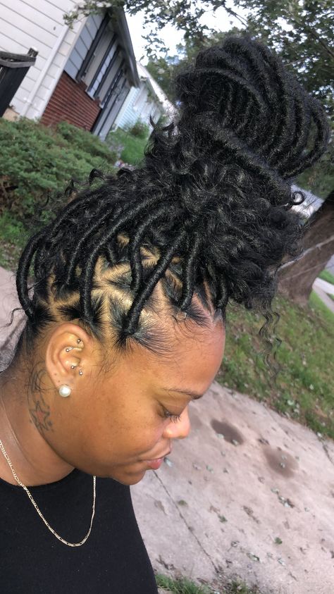 Triangle parted goddess locs by @Braidsasyoulikeit on instagram 😍 BOOK today Soft Locs Triangle Parts, Criss Cross Soft Locs, Triangle Locs Parts, Triangle Part Faux Locs, Medium Faux Locs Parting, Faux Locs Parting, Locs Triangle Parts, Faux Dreads, Two Braid Hairstyles