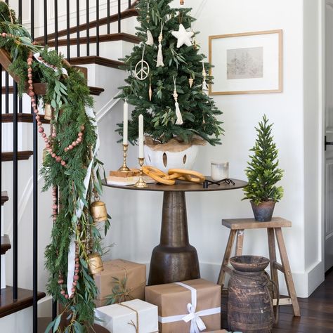 California Designer Kate Lester’s Holiday Decorating Style Is Relaxed, Low-Key and Timeless Faux Garland, Decorating Style, Hanukkah Gifts, California Design, Good Design, Holiday Decorating, Country Christmas, Better Homes And Gardens, Better Homes