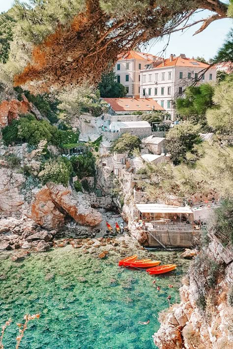 20 PHOTOS TO INSPIRE YOU TO VISIT CROATIA - Little Wanderblog Dubrovnik Old Town, Croatia Vacation, Hvar Croatia, Croatia Holiday, Travel Croatia, Visit Croatia, Europe 2023, Croatia Travel, Dubrovnik Croatia