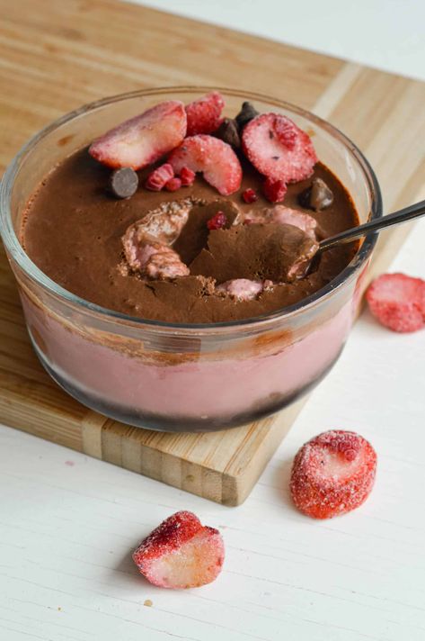 Chocolate Covered Strawberry Blended Overnight Oats