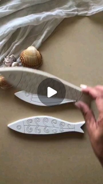 Ceramica En Frio Ideas, Air Dry Clay Ocean Animals, Diy Air Dry Clay Fish, Ideas Con Porcelana Fria, How To Make Fish With Clay, Ideas Con Porcelana Fria Faciles, Ceramica Fria Ideas, Porcelana Fria Ideas, Cerámica Ideas