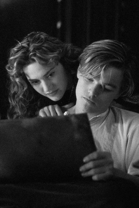 Leonardo Dicaprio Photos, Leo And Kate, Jack Rose, Titanic Movie, Hollywood Couples, Soyut Sanat Tabloları, Rose Pictures, Movie Couples, Quotes For Book Lovers