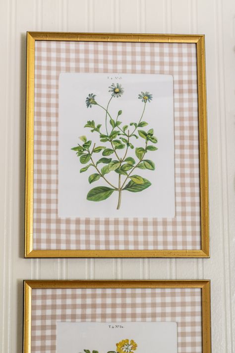 Custom Fabric Picture Frame Mats + Free Botanical Prints - Sincerely, Marie Designs Free Botanical Prints, Cadre Diy, Simple Decorating, Picture Frame Mat, Fabric Frame, Nursery Room Inspiration, Fabric Pictures, Frame Matting, Big Girl Rooms