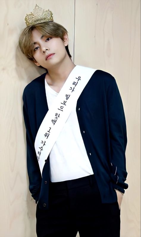 #Taehyung #V #BTS V Handsome, V Bts Wallpaper, V Video, Kim Taehyung Wallpaper, I Love Bts, Bts Lockscreen, V Taehyung, Bts Bangtan Boy, Bts Boys