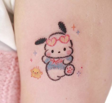 Tattoo Ideas Sanrio, Cute Sanrio Tattoos, Pochacco Tattoo Ideas, Monchichi Tattoo, Pompompurin Tattoo, Pochacco Tattoo, Crayon Tattoo, Tattoo Hello Kitty, Sanrio Tattoos