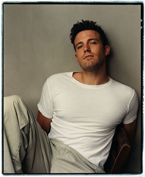 Annie Leibovitz (@annieleibovitz) • Instagram photos and videos Young Ben Affleck, Annie Leibovitz Photography, Ben Affleck Batman, 90s Men, Annie Leibovitz, Its A Mans World, Classic Movie Stars, Celebrity Dads, Ben Affleck