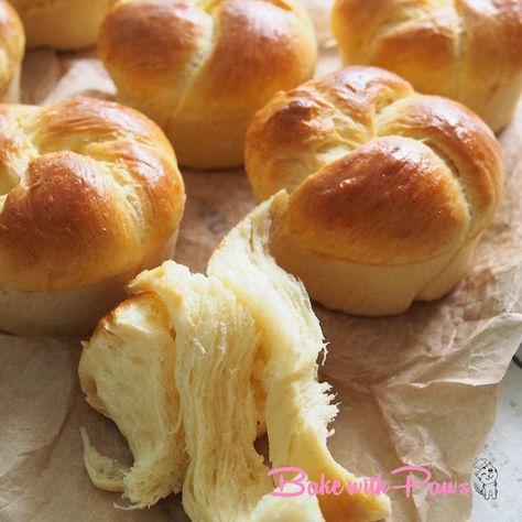 Sourdough Brioche Buns Brioche Sourdough, Soft Sourdough Bread, Sourdough Brioche, Soft Bread Recipe, Sourdough Bread Recipe, Brioche Buns, Starters Recipes, Sourdough Recipes, Instant Yeast