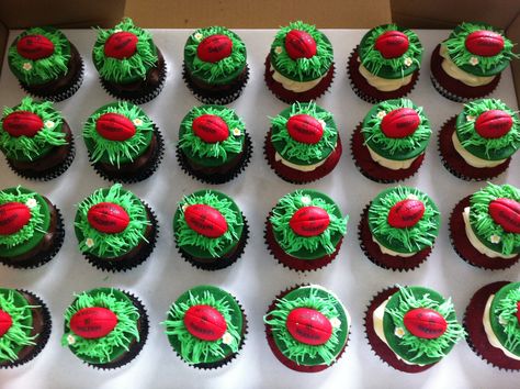 AFL Grand Final Day Cupcakes with Red Sherrin Footballs Amongst the Grass • by Baking Gorgeous | www.bakinggorgeous.com Afl Grand Final Party Ideas, Afl Cupcakes, Netball Cupcakes, Afl Party, Gf Day, Biscuits Ideas, Football Cakes, Cakes Cute, Football Cupcakes