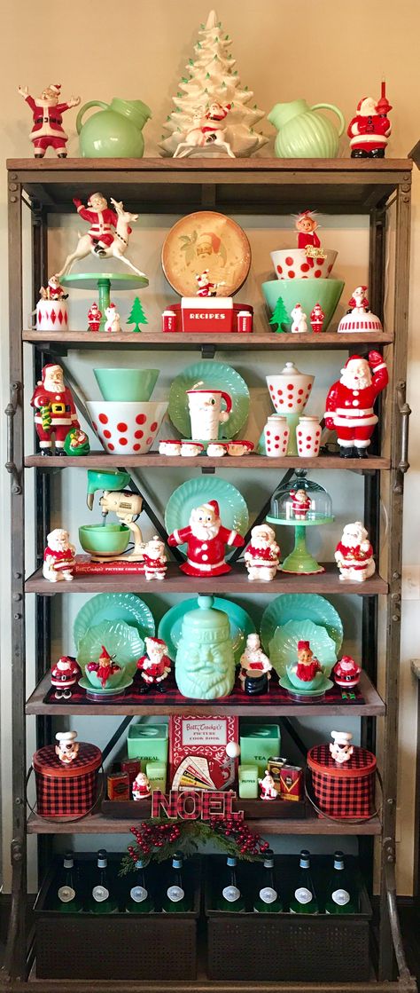 Jadeite Jadite Christmas Display Camper Christmas, Chirstmas Decor, Organization Gifts, Christmas Dishes, Table Of Contents, Christmas Figurines, Christmas Past, Primitive Christmas, Christmas Display