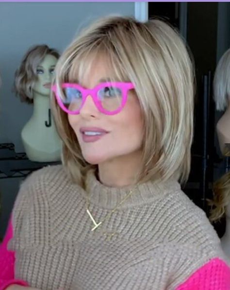 Shaggy Bobs, Pink Glasses, Stylish Short Hair, Short Straight Hair, Short Hair With Layers, Medium Length Hair Cuts, Hair Waves, Straight Hair, Fine Hair