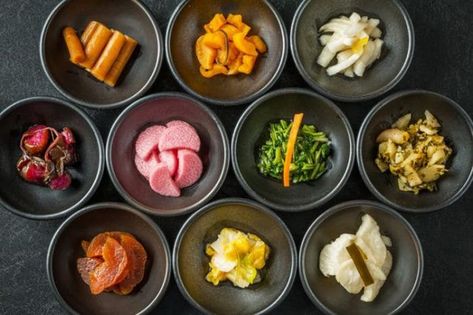 Rice Vinegar Uses, Japanese Pickles, Japanese Diet, Vinegar Uses, Pickled Veggies, Japanese Landscape, Sushi Restaurants, Seasonal Food, Rice Vinegar