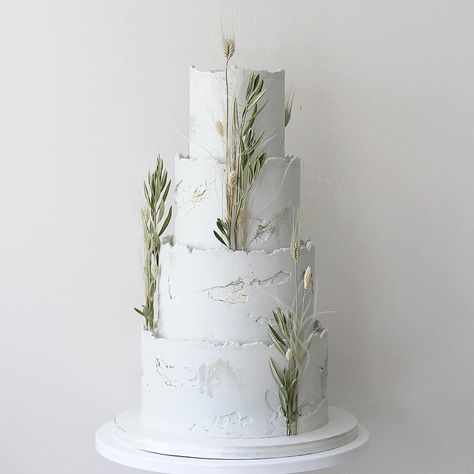 Soul Cake on Instagram: “Dried green wheat and olive leaves, unfinished texture for Elaina's wedding day . . . . . . . . . #cakedecorating #bostonbakery…” Quinceañera Cakes, Wedding Cake Centerpieces, Soul Cake, Wedding Cake Options, Green Wheat, Black Wedding Cakes, Fresh Flower Cake, Olive Leaves, Wedding Treats