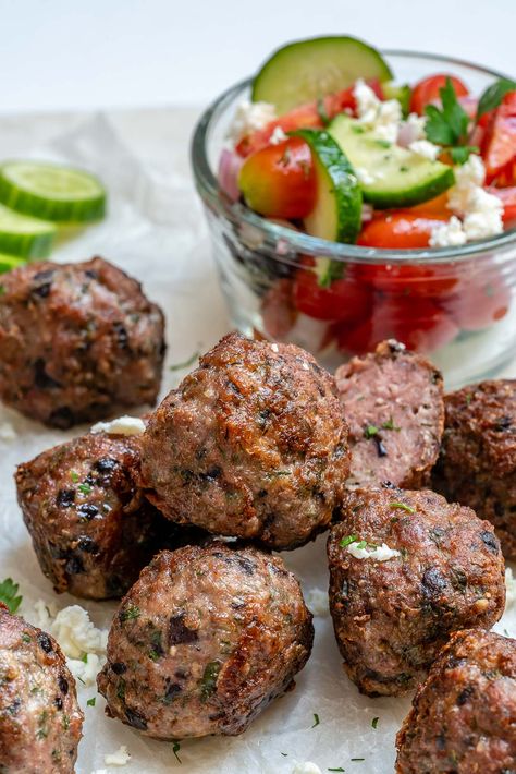 Mediterranean Grassfed Beef Meatballs for Yummy Clean Eats! Grass Fed Beef Meatballs, Cfc Recipes, Clean Eating Meatballs, Mediterranean Meatballs, New Mediterranean, Recipes Meat, Clean Snacks, Clean Eating Challenge, Beef Meatballs