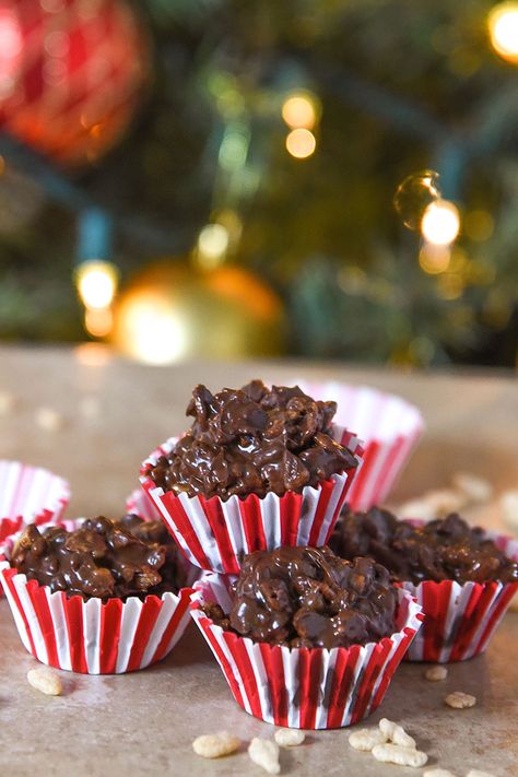 Easy candy recipe, Chocolate Peanut Butter Balls Rice Krispies! Great for gift giving during the holiday season or even enjoy as a quick snack. Peanut Butter Balls Rice Krispies, Chocolate Fudge Recipes, Peanut Butter Balls Easy, Peanut Butter Rice Crispies, Chocolate Peanut Butter Balls, Chocolate Rice Krispies, Peanut Butter Rice Krispies, Peanut Butter Kiss Cookies, Easy Christmas Candy Recipes