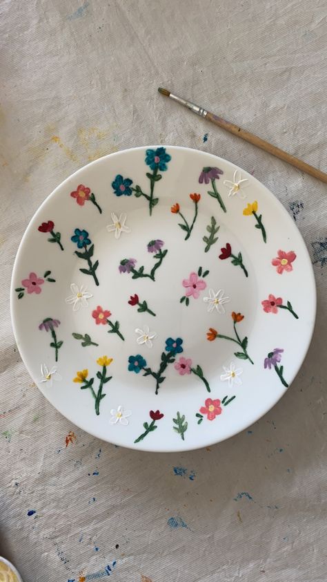 Pottery Painting Mug Ideas Easy, Pottery Painting Bowl Simple, Floral Pottery Painting, Ditsy Floral Pottery Painting, Wedding Plate Painting Ideas, Color Me Mine Flower Bowl, Painting Pottery Plates, Ceramic Painting Plates Flowers, Flower Painted Ceramic Bowl