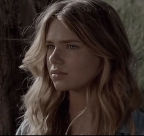 No Ordinary Girl, Indiana Evans, Blonde Actresses, Ordinary Girls, Girl Celebrities, Dream Hair, Blonde Girl, Beauty Inspiration, Face Claims