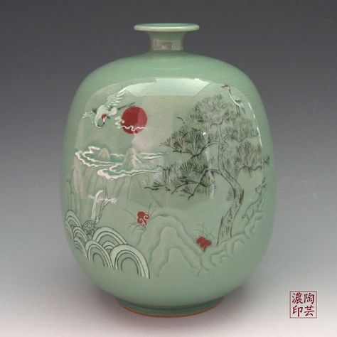 Korean Pottery, Celadon Ceramics, Celadon Green, Ceramic Bottle, Chinese Ceramics, Korean Art, Japanese Pottery, Pottery Designs, Glass Ceramic