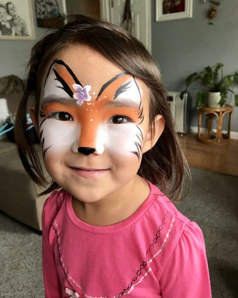 Face Painting Fox Easy, Fox Makeup Kids, Red Panda Face Paint, Fox Makeup Halloween, Fox Face Paint, Face Art Painting, Animal Face Paintings, Fox Makeup, Adult Face Painting