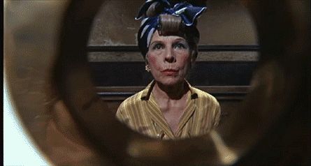 Ruth Gordon - Rosemary's Baby 1968 .gif Ruth Gordon, John Cassavetes, Baby Ruth, Rosemary's Baby, Witch Costumes, Mia Farrow, Roman Polanski, Rose Marie, Film Grab