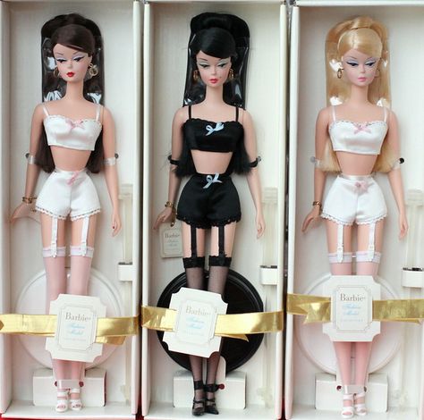 Silkstone Barbie Doll, Barbie Lingerie, Barbie Collector Dolls, Barbie Diorama, Barbie Silkstone, Silkstone Barbie, Beautiful Barbie Dolls, Vintage Barbie Dolls, Barbie Collector