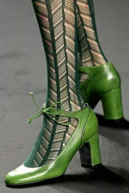 green! Hak Tinggi, Anna Sui, Green Shoes, Date Outfits, Mode Style, Vintage Shoes, Beautiful Shoes, Me Too Shoes, Ideias Fashion