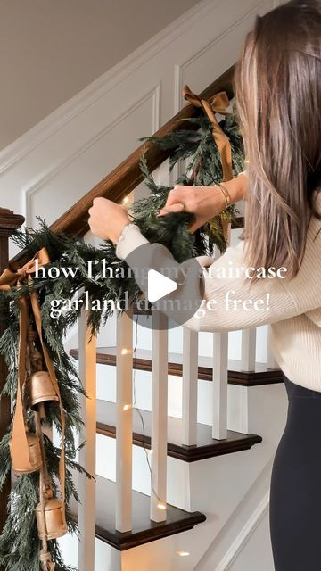 Lauren Hansen on Instagram: "How I hang my staircase garland DAMAGE FREE ✨ comment STAIRS and I’ll send you what I used. Plus, my garland is currently on sale 💃

#organicmodern #transitionalmodern #earthyneutrals #ltkhome #livedinhome #bougieonabudget #affordablehomedecor #staircasegarland #christmasgarland #stairgarland" Hanging Garland On Stairs, Stairs Garland Christmas, How To Hang Garland On Stairs, Garland For Stairs Railings, Christmas Banister Ideas, Stairs Christmas Decorations, Banister Christmas Decor, Christmas Bannister Ideas, Stair Garland Christmas