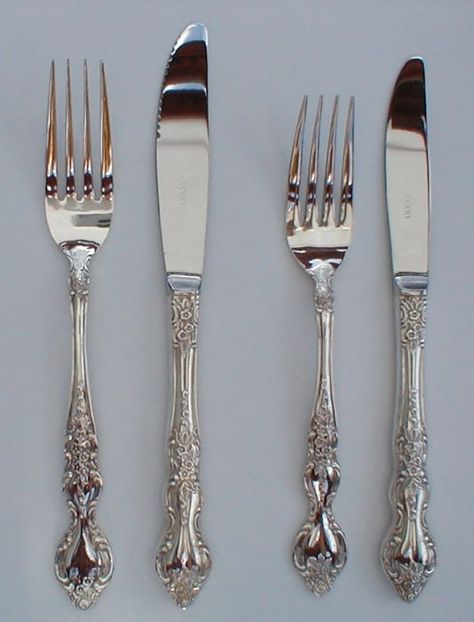 Forks Knives And Spoons, Spoon And Fork Aesthetic, Aesthetic Silverware Set, Knives And Forks, Cool Cutlery, Cool Silverware, Cute Cutlery Set, Aesthetic Silverware, Funky Cutlery