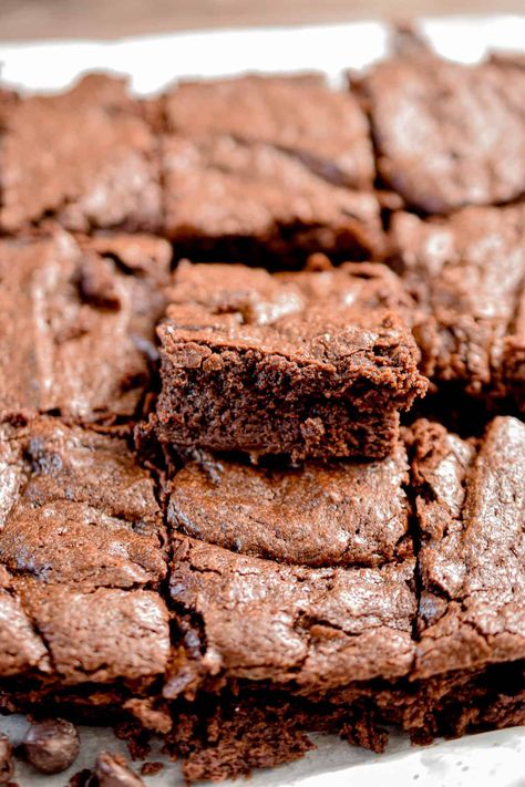 Fudgy One Bowl Sourdough Discard Brownies - Lynn's Way of Life Sourdough Discard Brownies Healthy, Easy Sourdough Brownies, Sourdough Discard Brownies, Discard Brownies, Sourdough Desserts, Sourdough Brownies, Healthy Cocoa, Sourdough Starters, Recipe Using Sourdough Starter