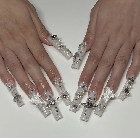 Cybercore Nails, Customized Nails, Extra Nails, Charm Nails, Bad Nails, Black Metal Art, White Y2k, December Nails, Prom Inspo