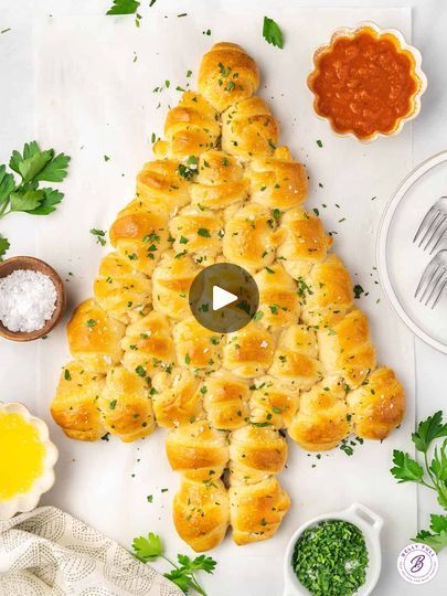 10K views · 267 reactions | Crescent Roll Christmas Tree | This Crescent Roll Christmas Tree is an easy and fun pull apart bread holiday appetizer! recipe in the comments ⬇️ | By Belly Full | Facebook Crescent Roll Christmas Tree, Roll Christmas Tree, Holiday Appetizers Easy, Holiday Appetizer, Pull Apart Bread, Crescent Roll, Holiday Appetizers, 10k Views, Simple Holidays