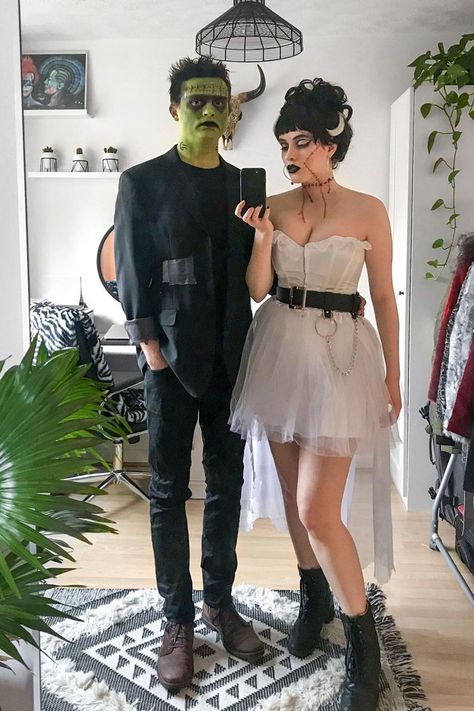 The best Halloween costumes for couples that will totally steal the show! Best Halloween Costumes For Couples, Cute Couple Halloween, Cleopatra Halloween Costume, Skill Learning, Cleopatra Halloween, Unique Couple Halloween Costumes, Horror Halloween Costumes, Costumes For Couples, Creepy Costumes