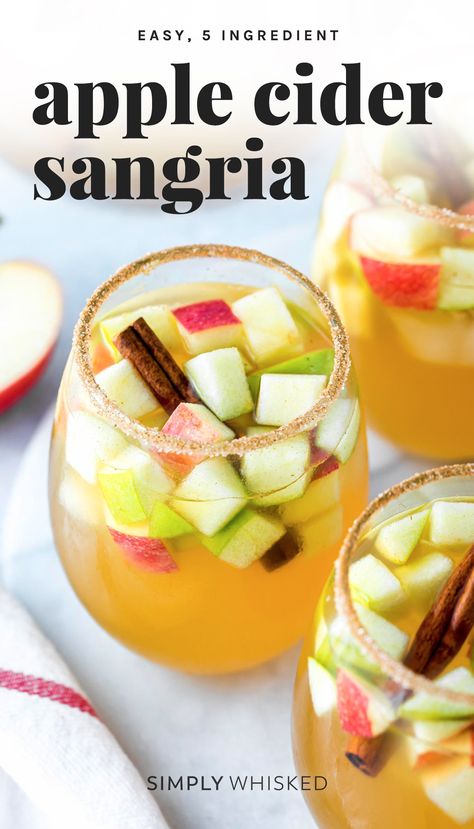 Apple Cider Sangria | This is the best white wine sangria recipe for fall. It’s spiced with cinnamon and super easy to make. #sangria #applecider Alcohol Free Sangria, Apple Sangria Recipes, Wine Sangria Recipe, Thanksgiving Sangria, Apple Cider Sangria Recipe, Fall Sangria Recipes, Moscato Sangria, Caramel Apple Sangria, White Wine Sangria Recipe