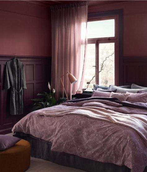 Lilac Bedroom Decor, Burgundy Bedroom, Lilac Bedroom, Cozy Hotel, Monochromatic Bedroom, Purple Bedrooms, Feminine Bedroom, Bedroom Cozy, Purple Bedroom