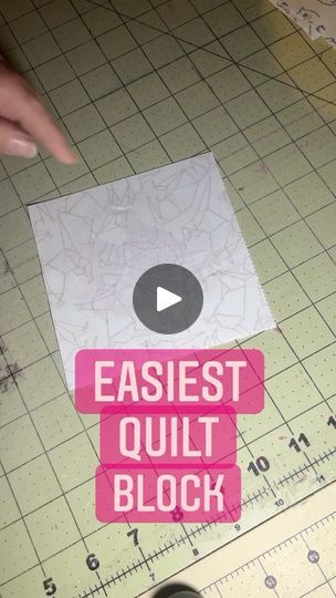 Quilt Patterns Easy Squares, Quilt Block Patterns Easy, Modern Quilting Tutorials, Quilt Tutorial Video, Triangle Quilt Tutorials, Patchwork Quilting Designs, Quilt Blocks Easy, Big Block Quilts, Quilt In A Day