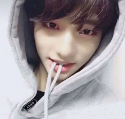 Hwang Hyunjin Selca, Hyunjin Selca, Skz Pfp, Kpop Stray Kids, Pfp Kpop, Kids Icon, Izuku Midoriya, My Only Love, Lee Know