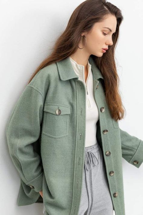 Green Shacket Outfit Women, Shacket Outfit Spring, Shacket Outfit Women Spring, Green Shacket Outfit, Sage Green Outfit, Shacket Outfit Women, Green Shacket, Green Shirt Outfits, General Outfit