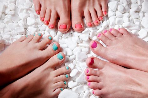 Nailing Down Some Nail Knowledge - Affiliated Dermatology Summer Pedicure, Buff Nails, Pedicure Colors, Nagellack Trends, Toe Nail Color, Summer Toe Nails, Toe Nail Designs, Skin Care Gifts, Nail Polish Colors