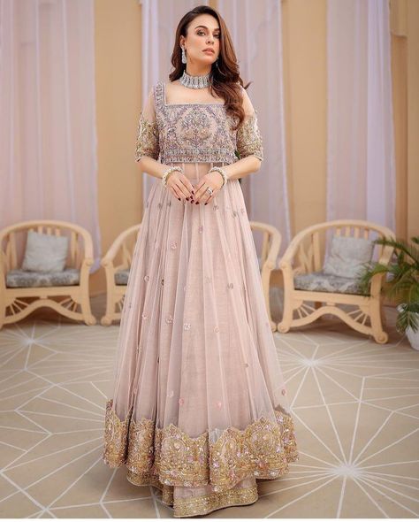 Pakistani Frocks, Lehenga Heavy, Shadi Dresses, Heavy Dresses, Bridal Dresses Pakistan, Pakistani Wedding Outfits, Pakistani Fancy Dresses, Pakistani Dresses Casual, Pakistani Fashion Party Wear