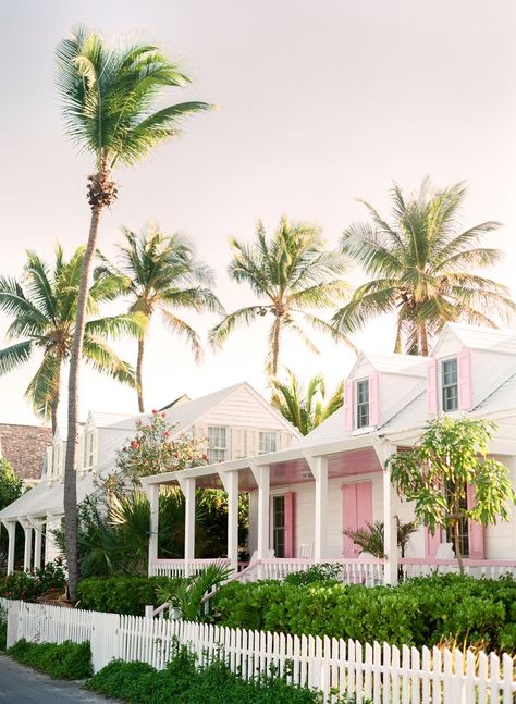 Bahamas House, Pink Sand Beaches, Hawaii Girl, Coastal Weddings, Tropical Hideaway, Harbour Island Bahamas, Coastal Exterior, Island Princess, Island Breeze