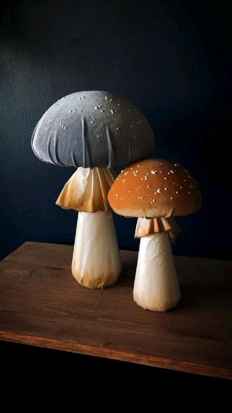 Relaxing Crafts, Woodland Living, Mushrooms Cottagecore, Velvet Mushrooms, Cottagecore Instagram, Mushroom Crafts, Deco Table Noel, Apple Art, Garden Gnomes