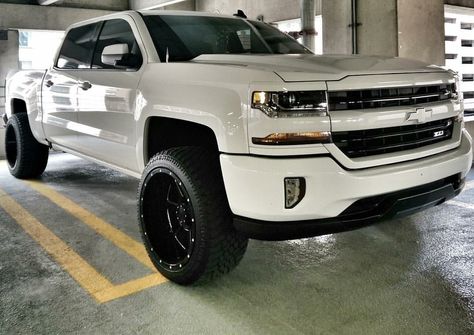 Leveled Silverado 1500, 2017 Chevy Silverado 1500, Obs Silverado, High Trucks, Chevrolet Silverado 2016, Chevy Silverado High Country, 2017 Chevy Silverado, Squatted Trucks, 2016 Chevy Silverado 1500