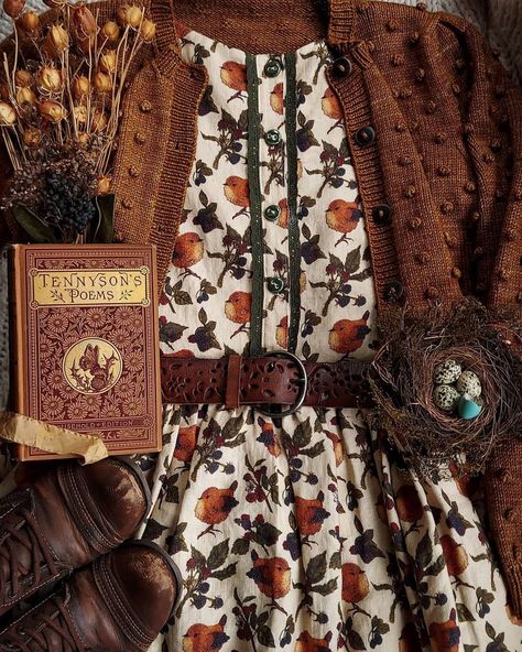 sosuperawesome: the.owl.and.her.bluebell on... : sincerely; Cottagecore Outfits, Cottagecore Fashion, Moda Vintage, Autumn Aesthetic, Looks Chic, Mode Vintage, Looks Vintage, Outfits Casuales, A Dress