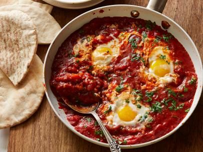 Eggs in Purgatory: Shakshuka Eggs In Purgatory, Quick Easy Healthy Meals, Shakshuka Recipes, Ultimate Breakfast, Diner Recept, Fried Eggs, Quick Healthy Meals, Weeknight Dinner Recipe, Cooking Channel