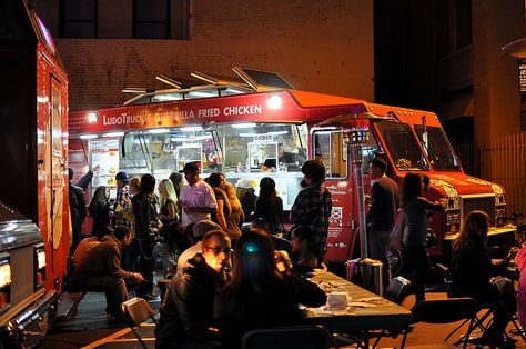 Ludo food truck serving “guerilla fried chicken”, run by Chef Ludo Lefebvre, makes its home in Reseda, CA outside Los Angeles. Fried Chicken Food Truck, Fried Chicken Design, Chicken Food Truck, Chicken Design, Fry Chicken, Chicken Run, Chicken Food, Hot Chicken, Food Trucks