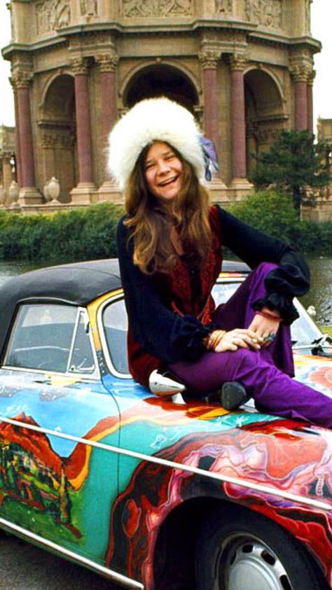 Janis Joplin and her '65 Porsche Cabriolet. Porsche Cabriolet, Janis Joplin Porsche, Jimmy Hendrix, Hippie Car, Janis Joplin, Hendrix, Singer Songwriter, Rock N Roll, Songwriting