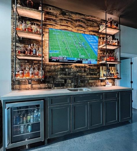 Sports Bar Room Ideas In House, Cabin Game Room Ideas, Speakeasy Garage Ideas, Garage Man Cave Bar Ideas, Man Cave With Pool Table And Bar, Pool Table Basement Bar Areas, Basement Wine Bar Ideas, Small Billiard Room Ideas, Pub Back Bar Design