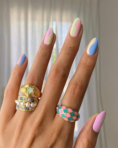 Nails And Rings, Pastel Nails Designs, Almond Nails Designs, Cute Gel Nails, Nail Swag, Trendy Nail Design, Summer Nails Colors, Pastel Nails, Funky Nails