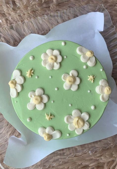 cakes Archives - Page 11 of 72 - Fabmood | Wedding Colors, Wedding Themes, Wedding color palettes Sage Green Cake, Minimalist Birthday Cake, Wedding Cake Minimalist, Cake Minimalist, Birth Cakes, Green Birthday Cakes, 19th Birthday Cakes, Minimalist Cake, Small Birthday Cakes